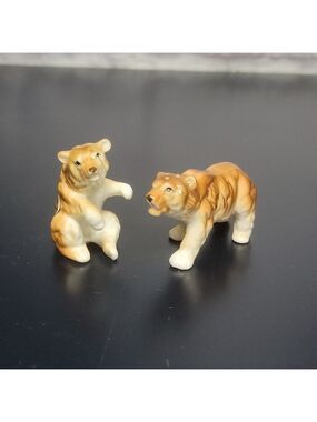 vintage bear Salt & Pepper shakers